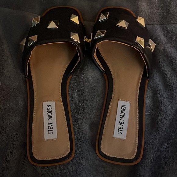 BRAND NEW Black & Gold Studded Steve Madden Sandals / Slides - Picture 6 of 12